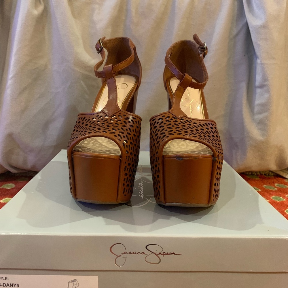 Jessica Simpson Daly’s - Picture 2 of 4